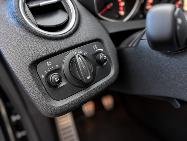 Detalhe do painel de iluminacao automovel