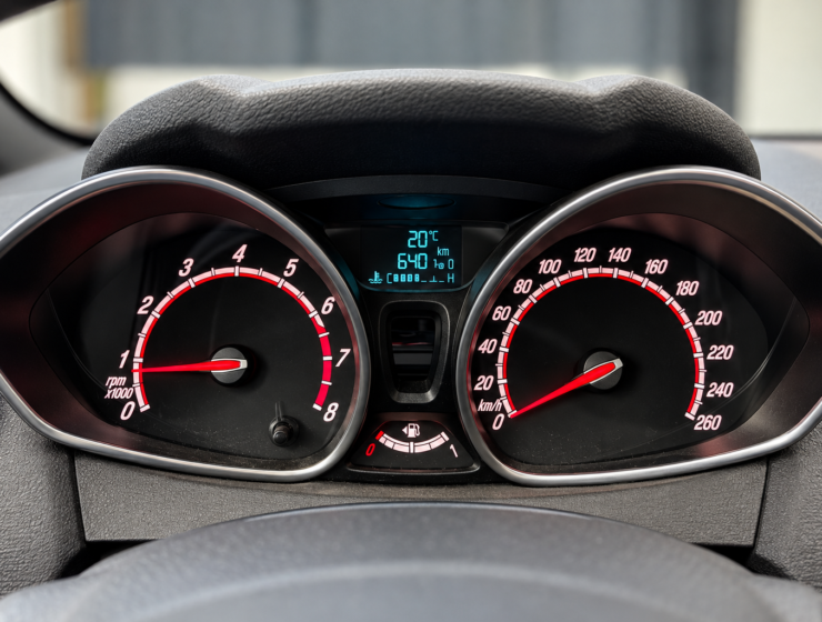 Painel de instrumentos automovel iluminado